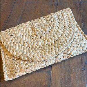 Straw clutch